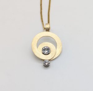 Foto von Kettenanhänger in 585 Gelbgold mit zwei Brillanten