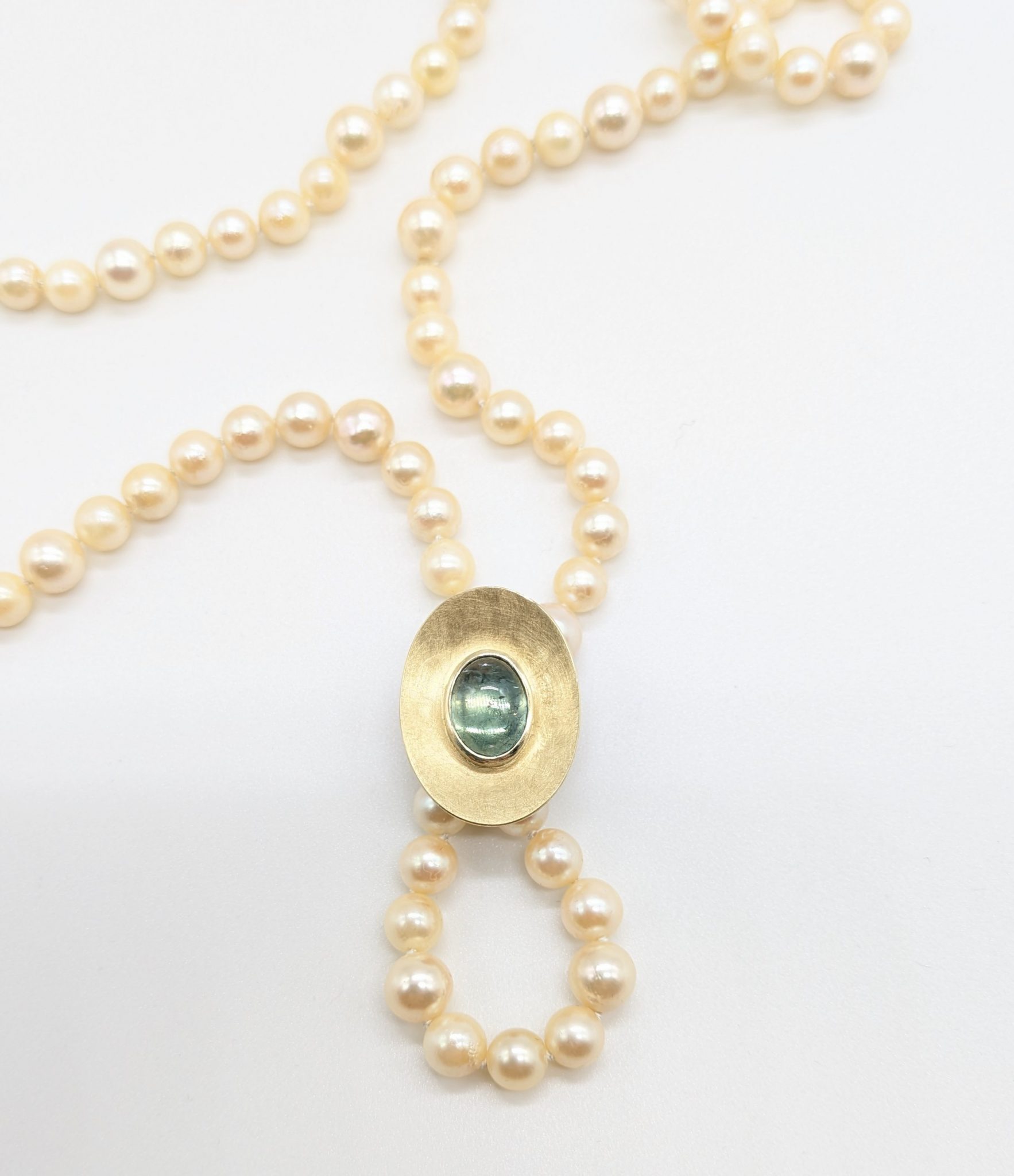 Foto von Perlkette mit Clip aus 585er Gelbgold mit Turmalincabochon