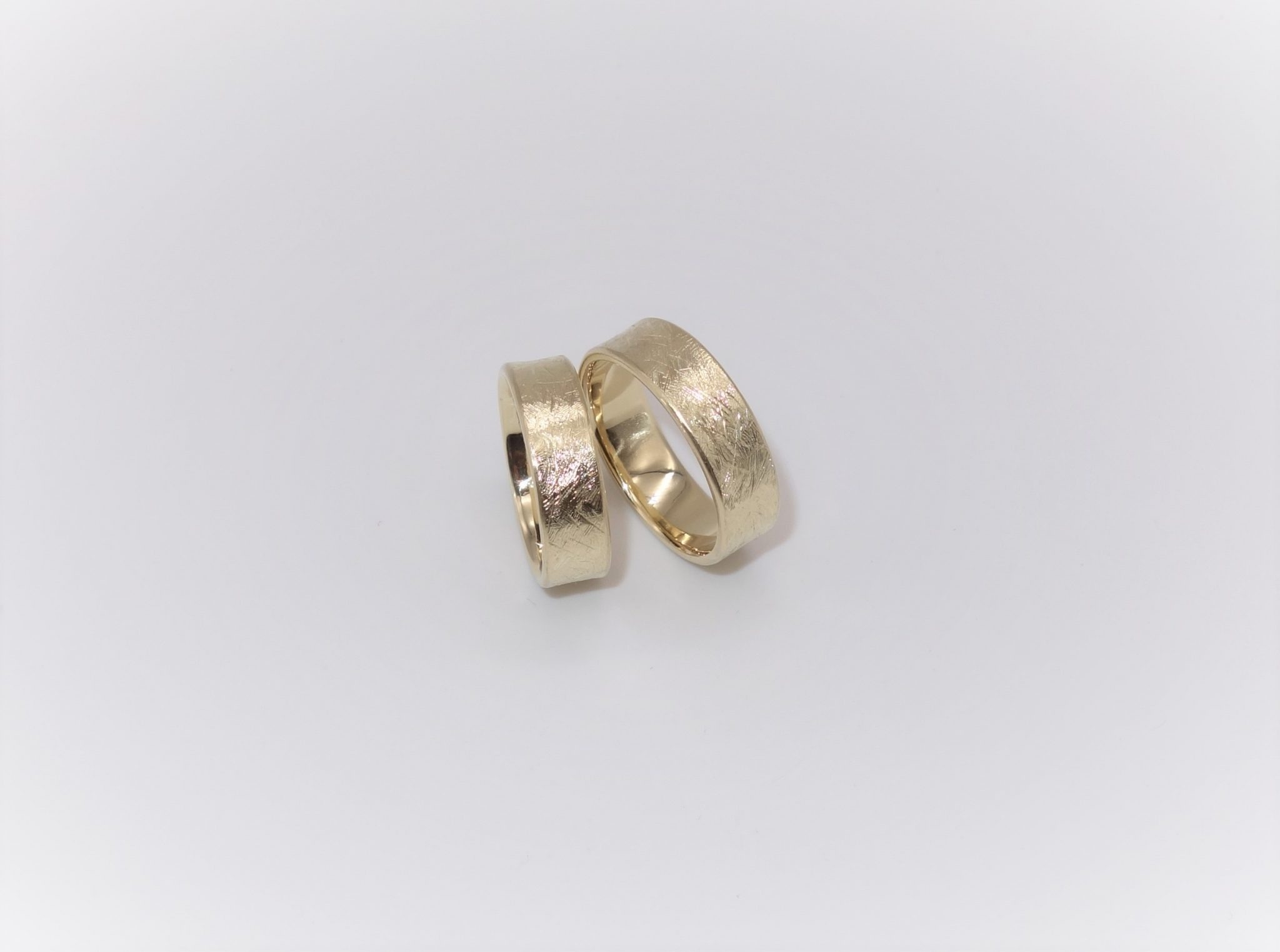 Foto von Trauringen in 585 Gelbgold handgefertigt