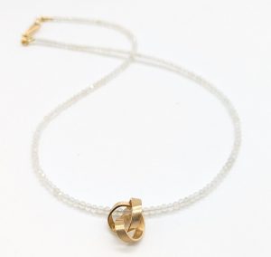 Foto von Mondsteinkette mit 750 Gelbgoldelementen