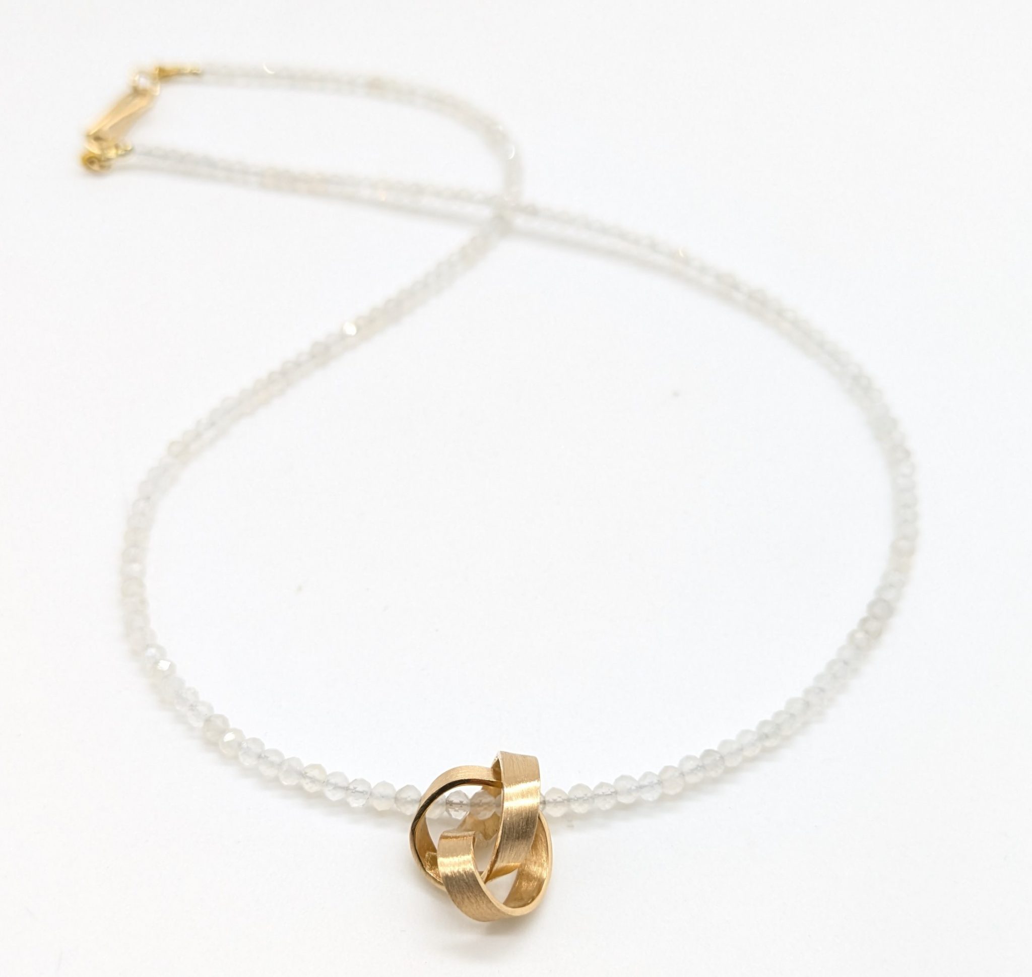 Foto von Mondsteinkette mit 750 Gelbgoldelementen